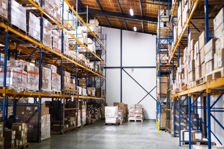 How to Negotiate the Best Terms for Renting a Warehouse